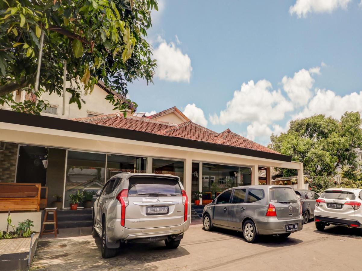 OYO 3341 Ten Guest House Bandung Exterior foto