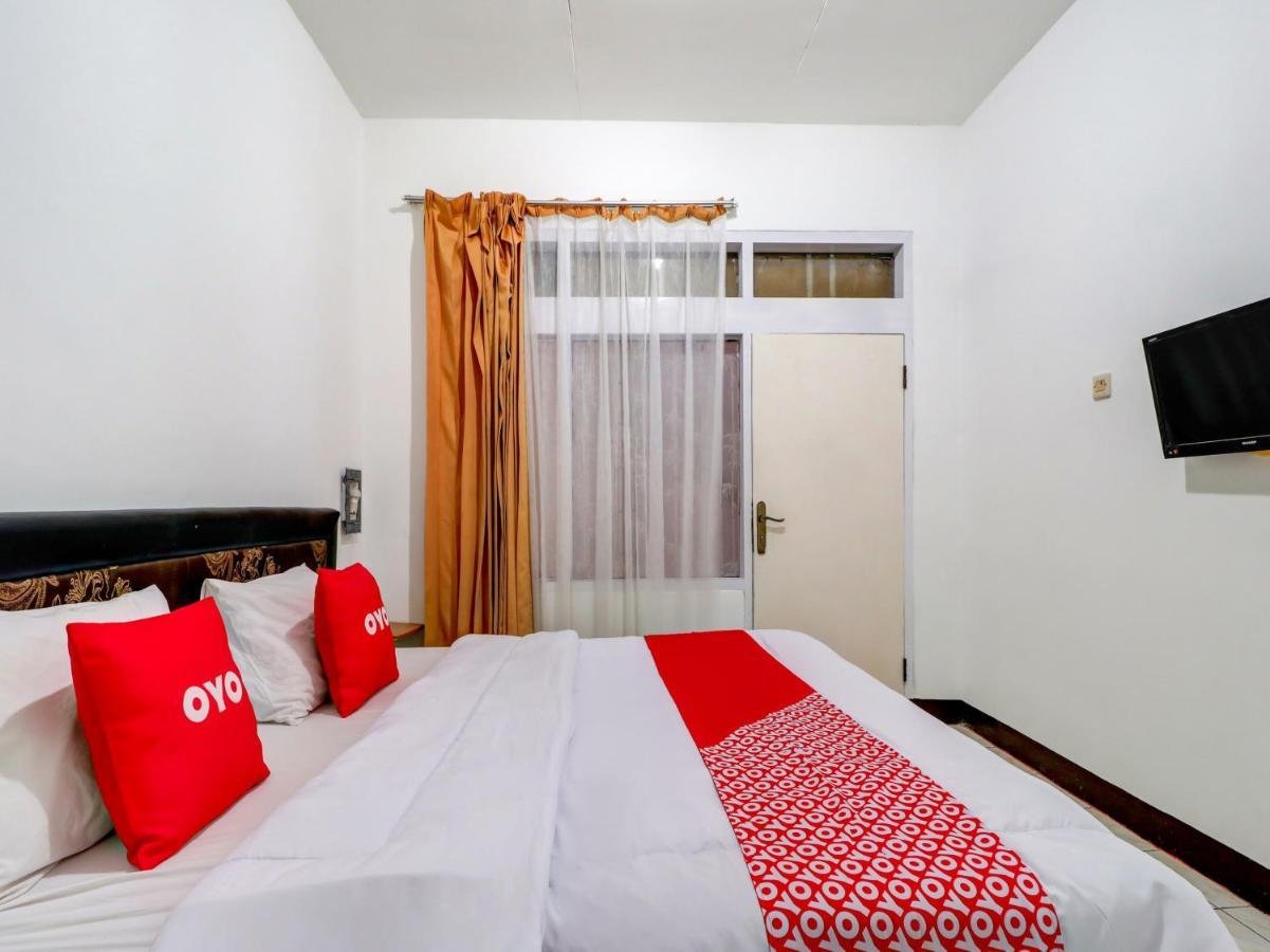 OYO 3341 Ten Guest House Bandung Exterior foto