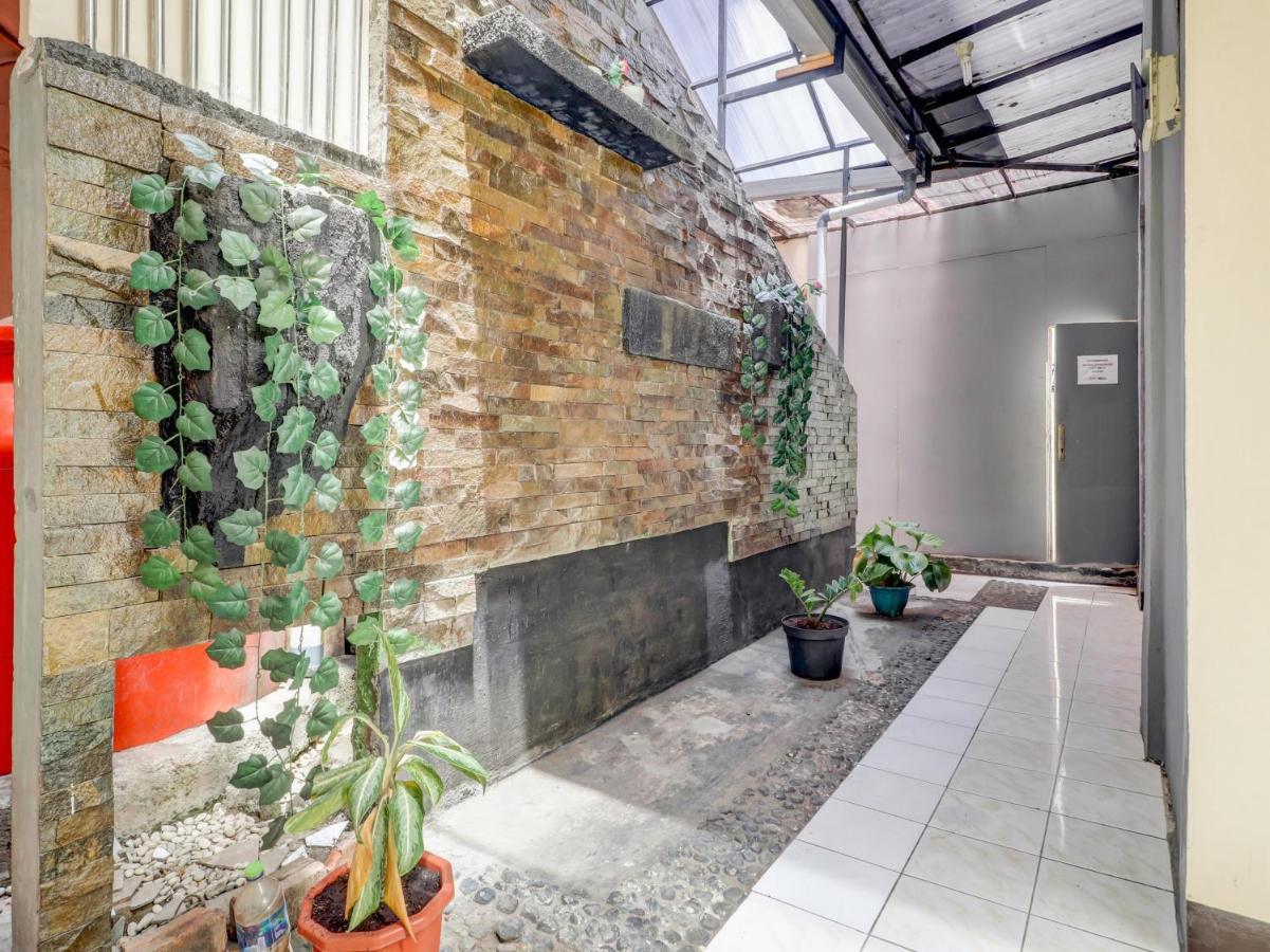 OYO 3341 Ten Guest House Bandung Exterior foto