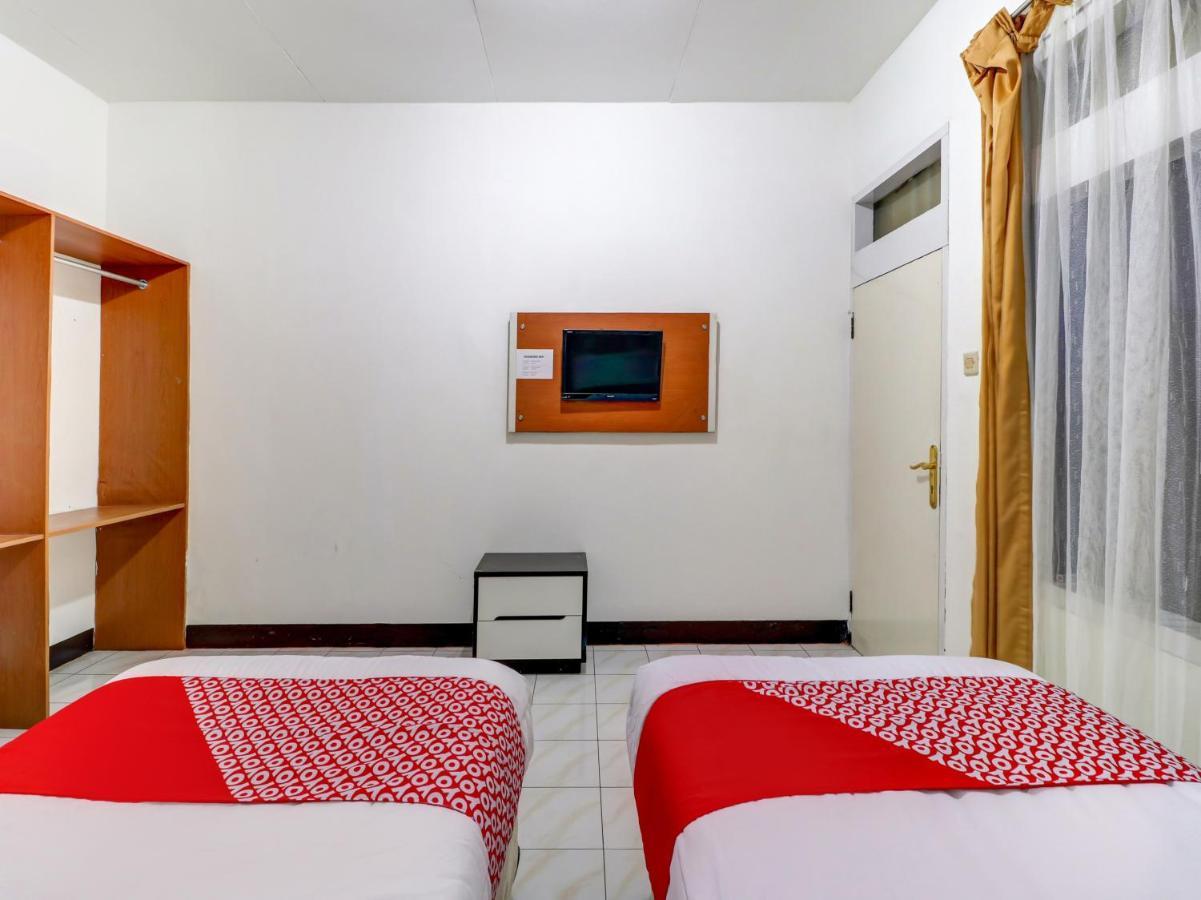OYO 3341 Ten Guest House Bandung Exterior foto